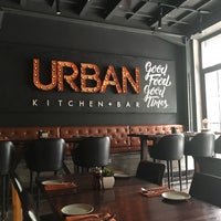 Das Foto wurde bei Urban Kitchen + Bar von Ryszard R. am 4/17/2018 aufgenommen