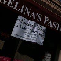 10/20/2012 tarihinde Lois A.ziyaretçi tarafından Angelina&amp;#39;s Pastry'de çekilen fotoğraf