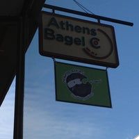 8/3/2013 tarihinde Elizabeth E.ziyaretçi tarafından Athens Bagel Company'de çekilen fotoğraf