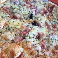 Foto tirada no(a) Pizza no Pátio por Màggá S. em 10/31/2015