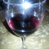 Foto tomada en Ten Degrees por Josiah I. el 3/31/2013