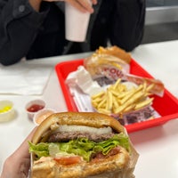 Photo taken at In-N-Out Burger by Nooshin S. on 1/23/2023