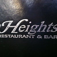 Das Foto wurde bei The Heights Restaurant &amp;amp; Bar von Mika am 9/13/2013 aufgenommen