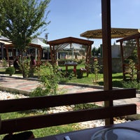 Das Foto wurde bei ST. Senator Restaurant von Şenay am 8/20/2017 aufgenommen