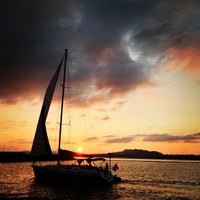 รูปภาพถ่ายที่ Puerto Deportivo Marina Del Cantabrico โดย Pablo J. เมื่อ 9/6/2013