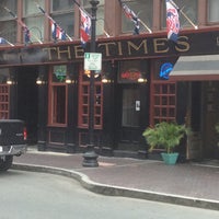 รูปภาพถ่ายที่ The Times Irish Pub &amp;amp; Restaurant โดย Dawn B. เมื่อ 5/16/2015