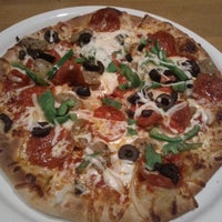 California Pizza Kitchen Now Closed Pizza Place In Cambridge