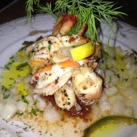 Das Foto wurde bei Beacon Restaurant &amp;amp; Bar von S W. am 11/14/2012 aufgenommen