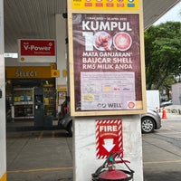Photo taken at Shell by Azlan A. on 4/18/2022
