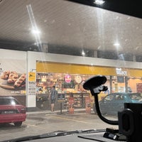 Photo taken at Shell by Azlan A. on 12/27/2021