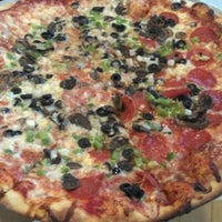 รูปภาพถ่ายที่ The Original NY Pizza โดย Jeff A. เมื่อ 9/29/2012