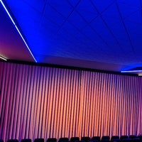 รูปภาพถ่ายที่ Comet Cine Center โดย Catsche เมื่อ 11/6/2021