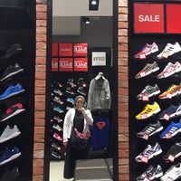 Foot Locker Hyatt Mall - Shoe Store