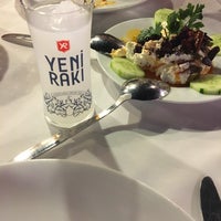 รูปภาพถ่ายที่ Ömür Liman Restaurant โดย Müserref K. เมื่อ 8/15/2017