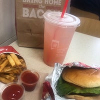 Photo taken at Wendy’s by Mark P. on 7/14/2019