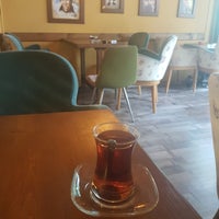 Foto diambil di İstanbull Café &amp;amp; Fal &amp;amp; Restaurant oleh Mrym👶🎭🍻🍀🌹 . pada 7/18/2017