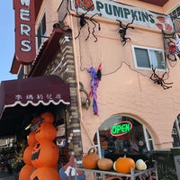 Foto tomada en Piedmont Avenue Pumpkin Patch &amp;amp; Haunted House  por Nk M. el 10/31/2019