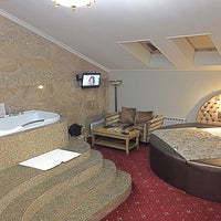 1/17/2018 tarihinde Сергей Б.ziyaretçi tarafından Отель Губернаторъ / Gubernator Hotel'de çekilen fotoğraf