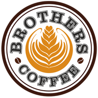 Das Foto wurde bei Brothers Coffee Roasters von Brothers Coffee Roasters am 3/24/2016 aufgenommen