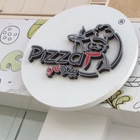 Foto tomada en Pizza T  por Pizza T..  create your own Pizza  بيتزا تي .. سوّي بيتزتك بنفسك el 10/20/2015