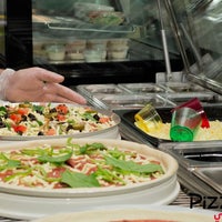 Foto diambil di Pizza T oleh Pizza T..  create your own Pizza  بيتزا تي .. سوّي بيتزتك بنفسك pada 10/20/2015