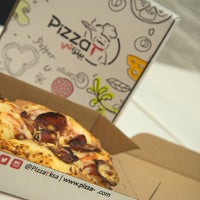 Foto tomada en Pizza T  por Pizza T..  create your own Pizza  بيتزا تي .. سوّي بيتزتك بنفسك el 10/20/2015