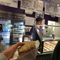 Das Foto wurde bei Sweet Sammies von Jeen am 12/21/2018 aufgenommen