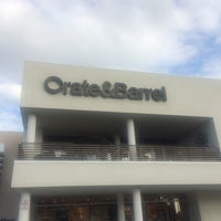 Photo taken at Crate &amp;amp; Barrel by KD H. on 10/29/2016