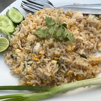 Photo taken at Mueang Thong Crab-meat Fried Rice 1 by evonova on 1/23/2023