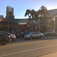 รูปภาพถ่ายที่ West Hollywood Gateway โดย Jeff D. เมื่อ 3/13/2017