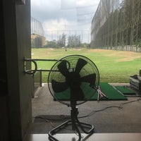 Photo taken at Windmill Arena Driving Range by Pomme A. on 3/7/2020