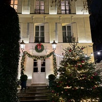Photo taken at Hôtel Particulier Montmartre by Le M on 12/18/2022