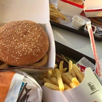 Photo taken at Burger King by Meleğimssi on 1/22/2020