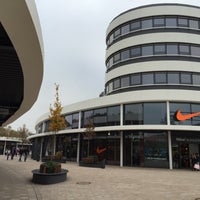 Nike Factory Store - Tienda de ropa
