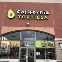 รูปภาพถ่ายที่ California Tortilla โดย April S. เมื่อ 1/16/2019