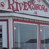 Photo taken at Tim&amp;#39;s Rivershore Restaurant and Crabhouse by Julie M. on 4/11/2021