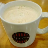 Photo taken at Tully&#39;s Coffee by まっきー on 4/2/2016