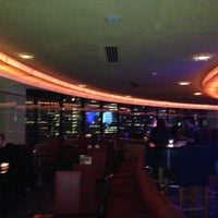 รูปภาพถ่ายที่ The View Restaurant &amp; Lounge โดย CJ L. เมื่อ 1/11/2013