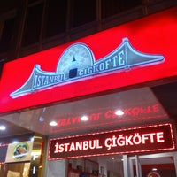 รูปภาพถ่ายที่ İstanbul Çiğ Köfte โดย Baki S. เมื่อ 7/27/2017