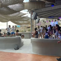 Photo taken at Paradise Club Mykonos by Yair F. on 10/9/2021