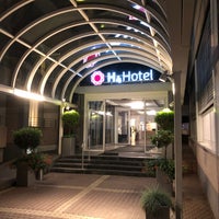 Photo taken at H4 Hotel Frankfurt Messe by Nima on 8/3/2022