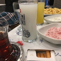 Das Foto wurde bei Sahil Balık Restaurant von Ömer G. am 12/31/2019 aufgenommen