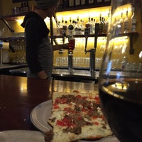 11/5/2015 tarihinde Kev-O P.ziyaretçi tarafından Right Coast Pizza'de çekilen fotoğraf