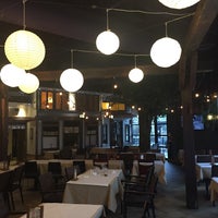 Das Foto wurde bei Axia Restaurant &amp;amp; Bar von Hina am 6/16/2017 aufgenommen