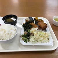 Photo taken at 東京医科歯科大学生活協同組合食堂 by もも え. on 11/13/2017