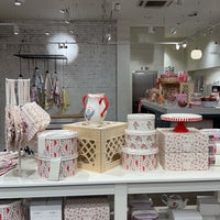 Das Foto wurde bei Cath Kidston von Londoner ا. am 7/22/2022 aufgenommen