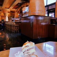 Photo taken at The Cheesecake Factory by Londoner ا. on 8/27/2019