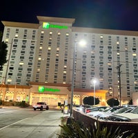 Photo taken at Holiday Inn Los Angeles - LAX Airport by ÜNAL Y. on 2/7/2022