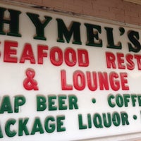 Foto scattata a Hymel&amp;#39;s Seafood Restaurant da Whitney R. il 4/13/2014
