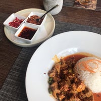 Photo taken at KiinDi Thai Restaurant by Theodora K. on 11/1/2018